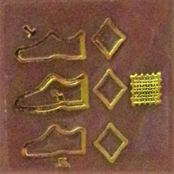 CL BY LAUNDRY size 8.5 nude/taupe faux-patent-leather high-heel pumps all synth. - Picture 16 of 16